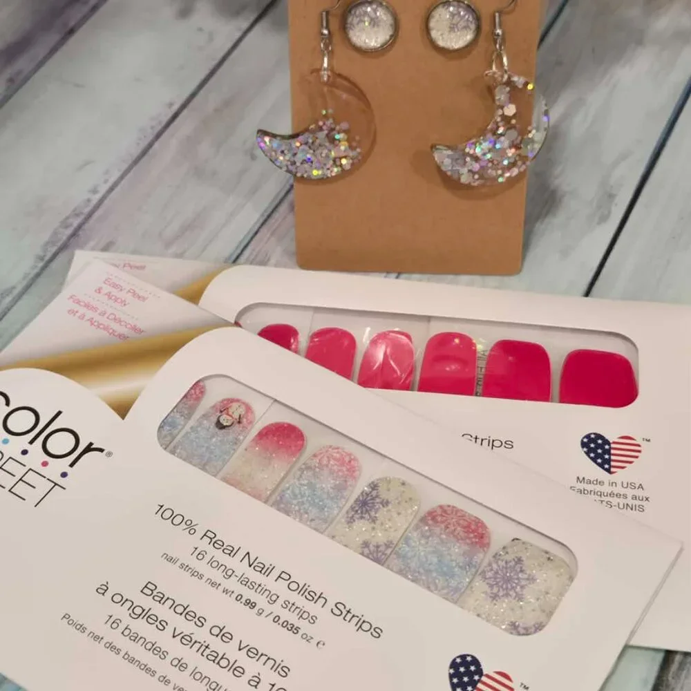 Color Street Press On Nail Design- Winter snowman